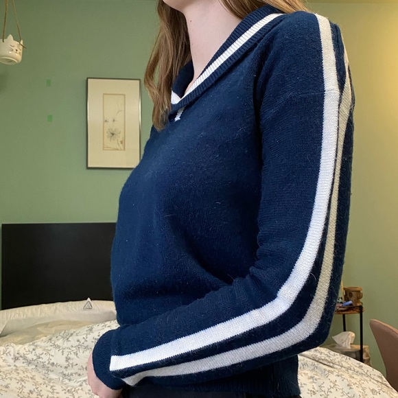 Vintage navy sweater - Picture 2 of 9